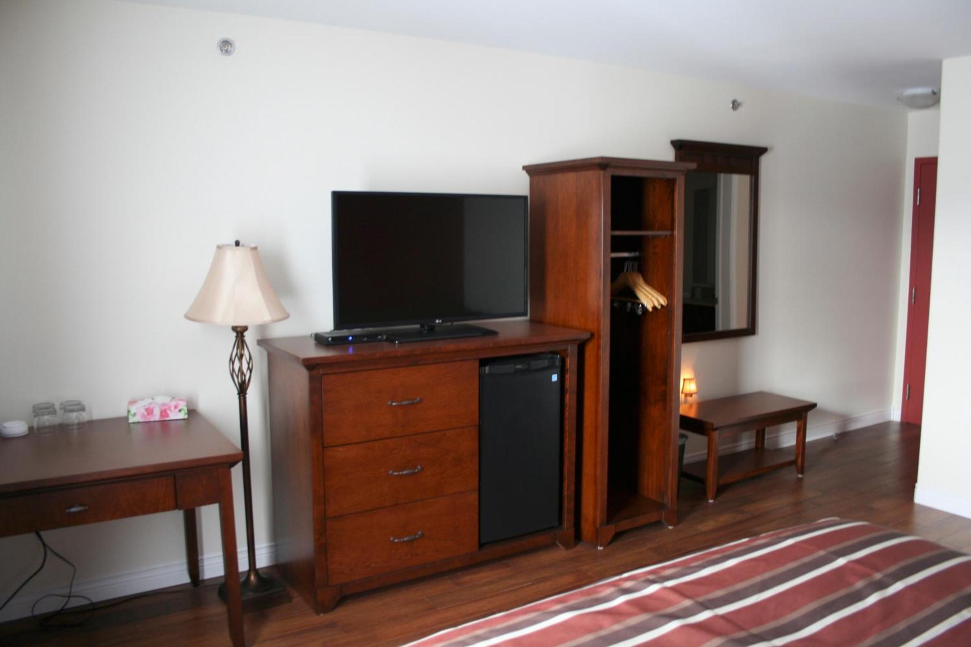 Lanes Riverhouse Inn & Cottages Montague Ruang foto
