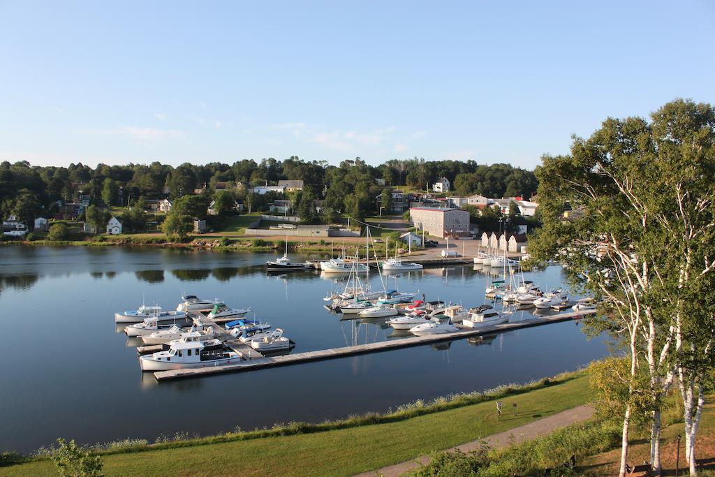 Lanes Riverhouse Inn & Cottages Montague Bagian luar foto