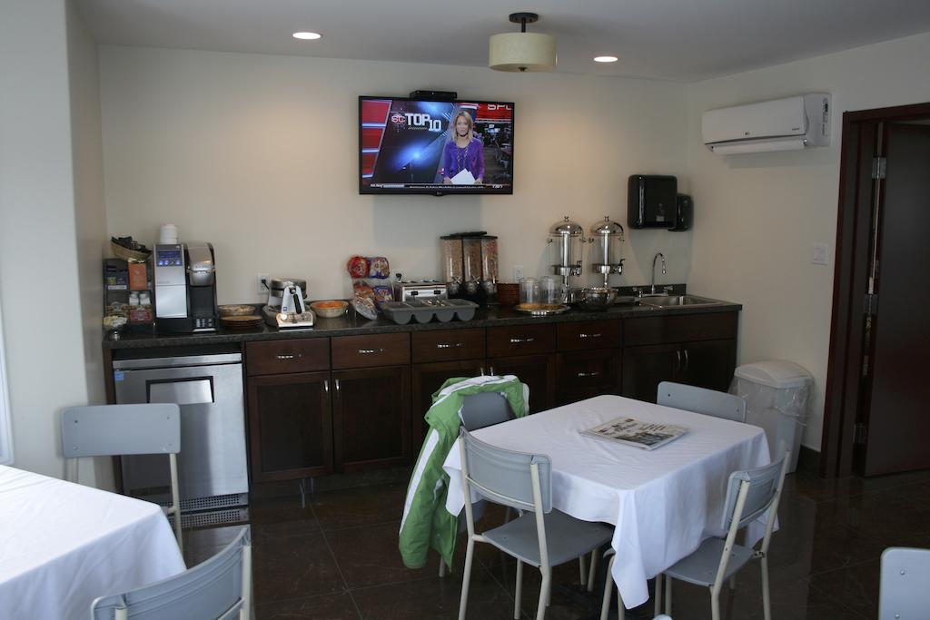 Lanes Riverhouse Inn & Cottages Montague Bagian luar foto