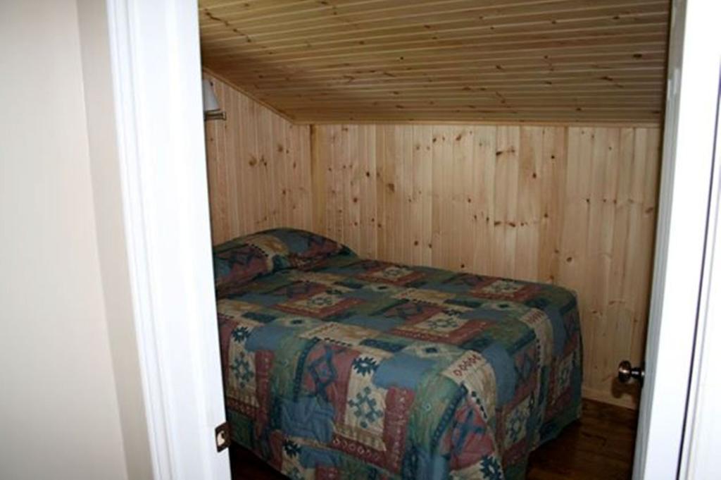 Lanes Riverhouse Inn & Cottages Montague Ruang foto