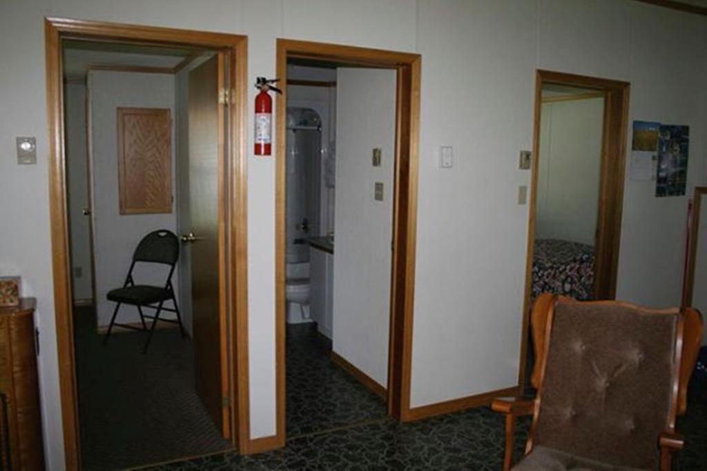 Lanes Riverhouse Inn & Cottages Montague Ruang foto
