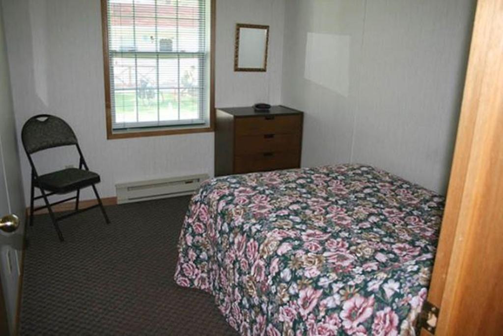 Lanes Riverhouse Inn & Cottages Montague Ruang foto